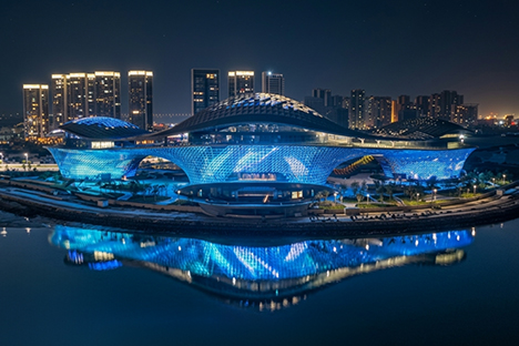 媒绘港城·境启未来：康建光电点亮湛江文化中心，赋能文旅新地标